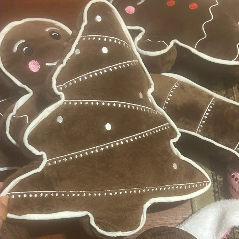 Amazon Brown Gingerbread Holiday Plush Pillow Set - Tree Star Candy Cane